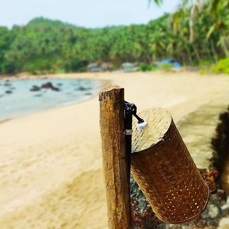 Sea Front Cottages Little Khola Cola Bagian luar foto