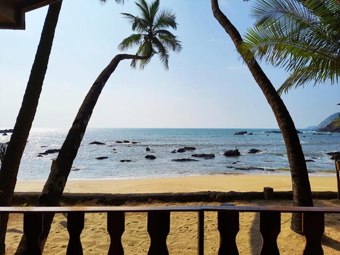 Sea Front Cottages Little Khola Cola Bagian luar foto