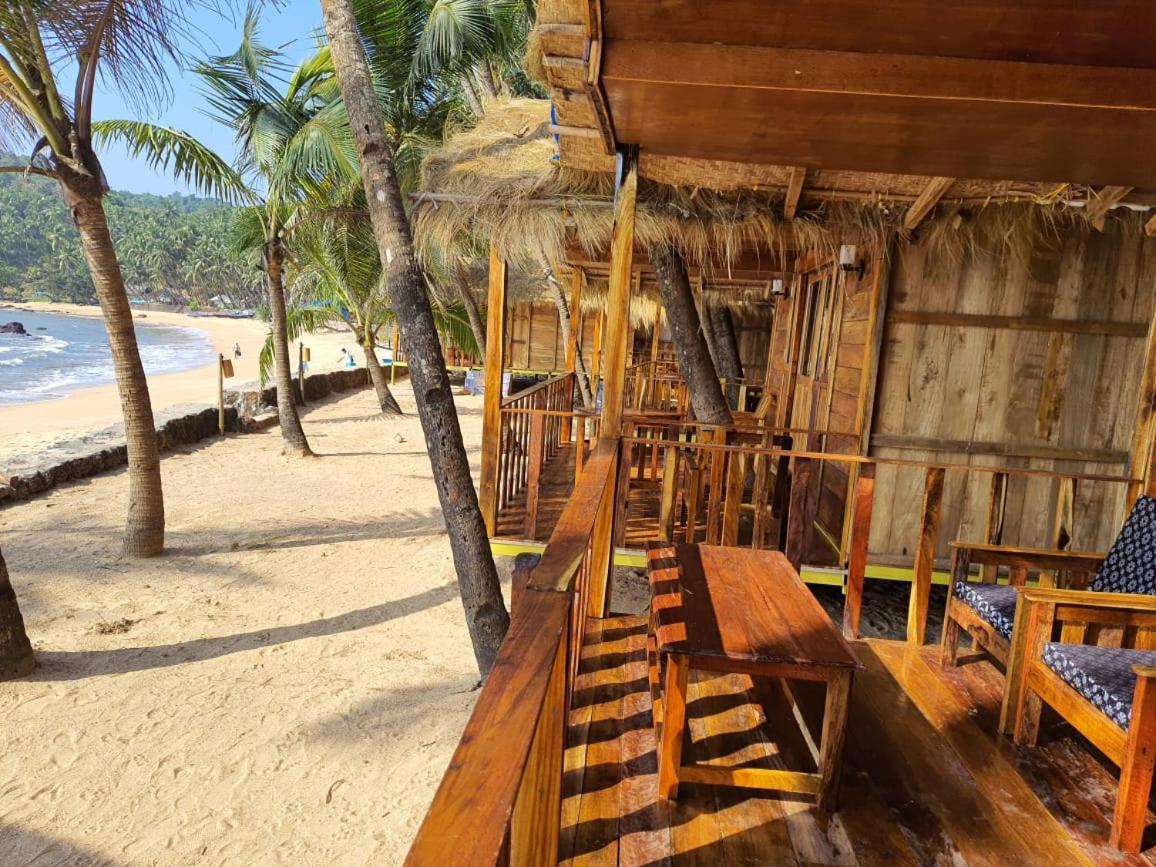 Sea Front Cottages Little Khola Cola Bagian luar foto
