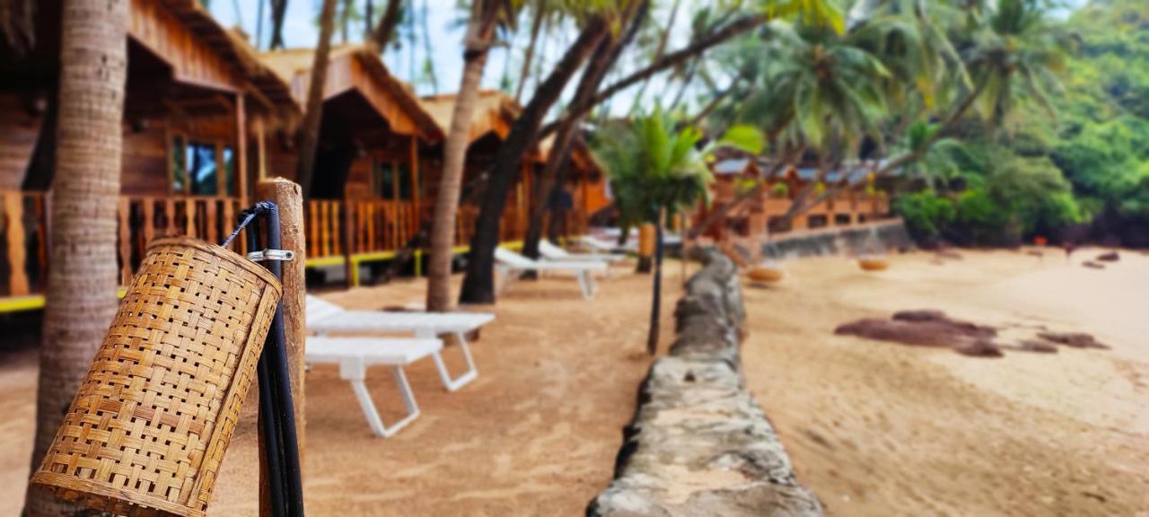 Sea Front Cottages Little Khola Cola Bagian luar foto