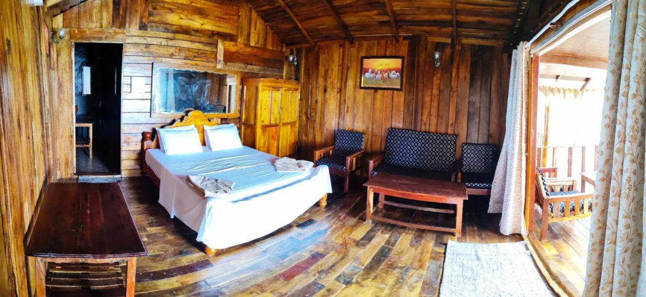 Sea Front Cottages Little Khola Cola Bagian luar foto